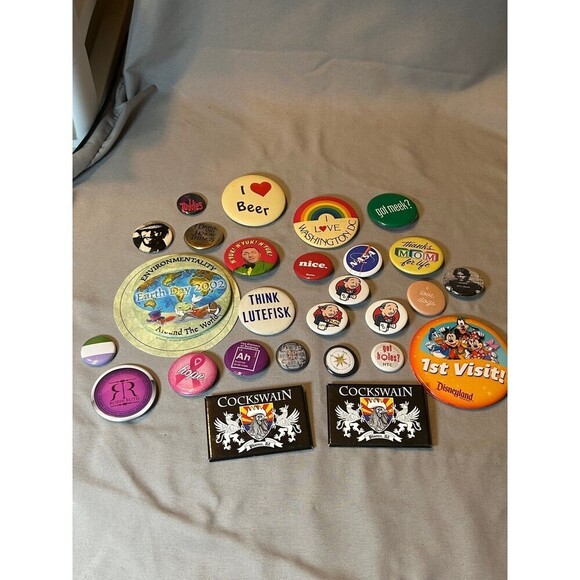 Accessories - Large Lot of Vintage and Newer Buttons / Pins